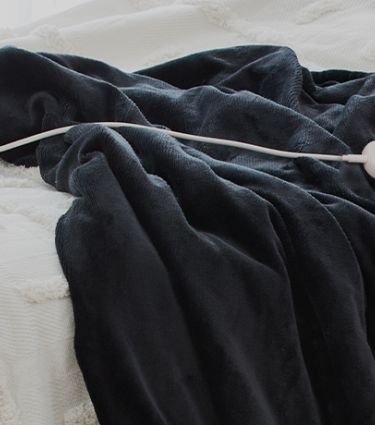 Heated throw banner